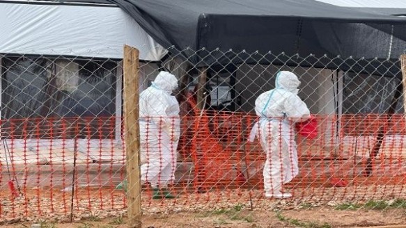 Suben a 24 los decesos por brote de ébola en Uganda Salud