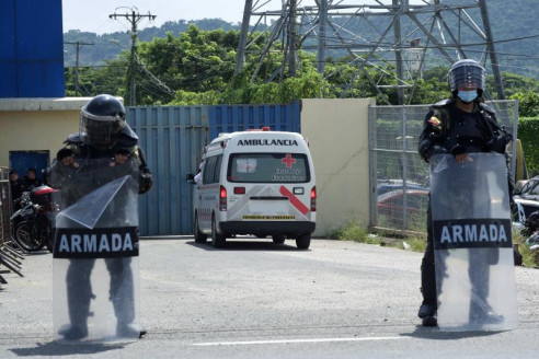 Al menos 68 reclusos murieron en Ecuador por motín en cárcel de Guayaquil Latinoamérica