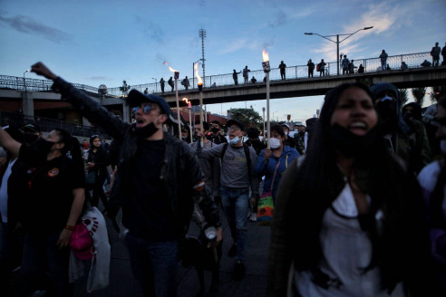 Marcha de las antorchas en Bogotá exigió al Gobierno de Iván Duque el fin de crímenes y abusos Latinoamérica