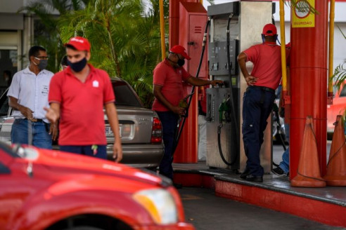 Venezuela: estaciones de servicio de gasolina abrirán las 24 horas Latinoamérica