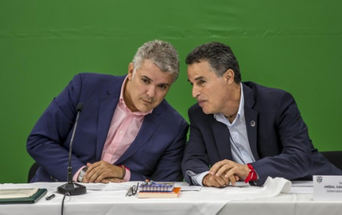 Fiscalía de Colombia ordena captura de un gobernador y Duque sale en su defensa Colombia