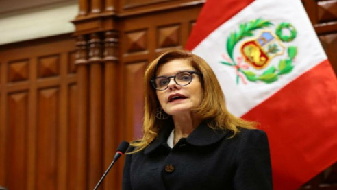 Renuncia la vicepresidenta de Perú y rechaza la presidencia interina Latinoamérica