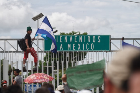 México ofrece asilo y refugio a migrantes, pero impedirá ser convertido en un