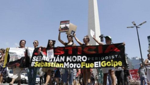 Multitudinaria marcha en Argentina para exigir liberación del periodista Facundo Molares Latinoamérica