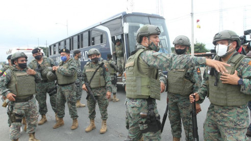 Al menos 18 muertos y 35 heridos en motines de cárceles de Ecuador Latinoamérica