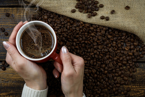 ¿Ayuda el consumo diario de café a reducir el riesgo de contraer COVID-19? Salud