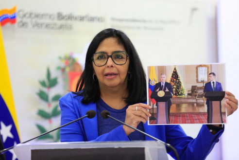 Gobierno de Venezuela acusa a Iván Duque de 'racista y xenófobo' por negar vacunas a migrantes Latinoamérica