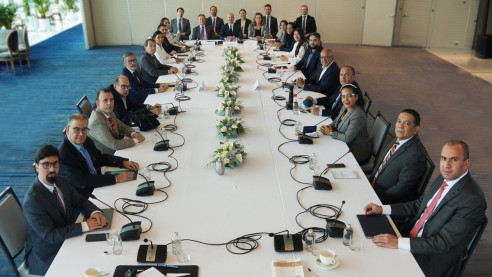 Gobierno de Noruega publicó primera imagen oficial del diálogo venezolano en México Venezuela