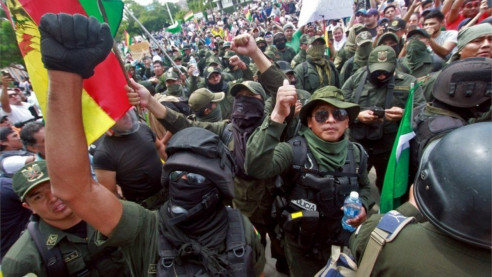 Bolivia: militares jubilados protestan por falta de servicios de salud Bolivia