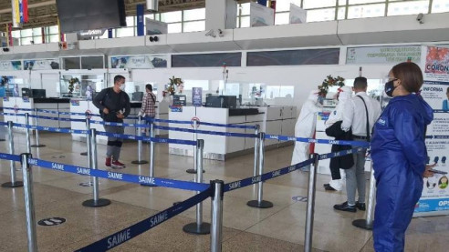Catorce aeropuertos venezolanos reactivan operaciones tras dos años de cuarentena por la pandemia Venezuela