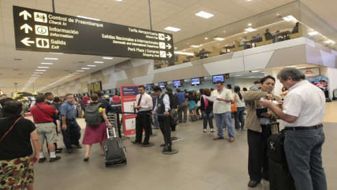 Perú reanudará vuelos internacionales de pasajeros el 1 de octubre Perú