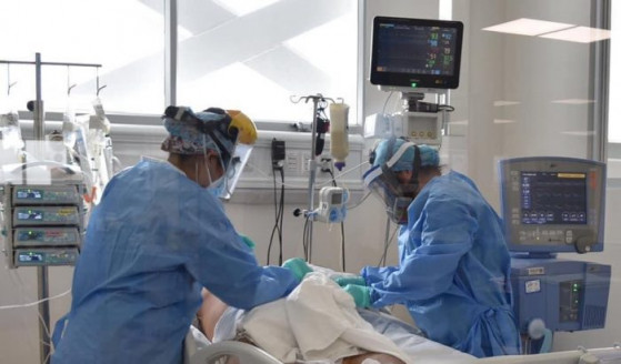 Instructivo mordaza: Minsal solicita a directores de hospitales no hablar con la prensa sobre escasez de camas UCI Salud