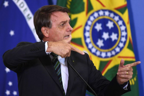 Bolsonaro critica medidas de distanciamiento social en Brasil, mientras 8 estados están al borde de un colapso hospitalario Brasil