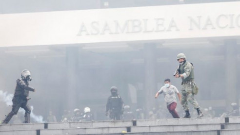 Alertan sobre ola de allanamientos, persecuciones y maltratos contra líderes sociales en Ecuador Latinoamérica