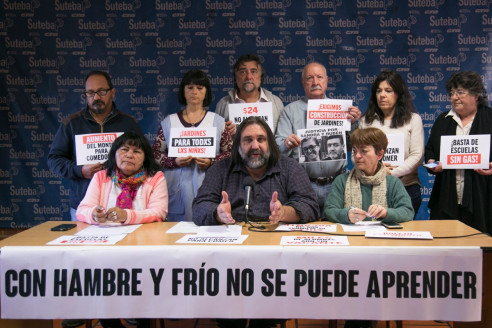 ¿La campaña de Macri? 300 mil estudiantes pasarán el invierno sin calefacción en Argentina Latinoamérica