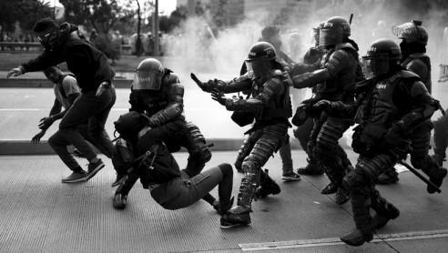 Duque y un nuevo capítulo de represión estudiantil: tres asesinados el 21-N en Colombia Reportajes & Investigación