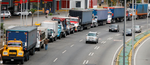 Encuesta revela que 89 % de empresas venezolanas sufren escasez de combustible provocada por sanciones de EE.UU. contra Pdvsa Portada