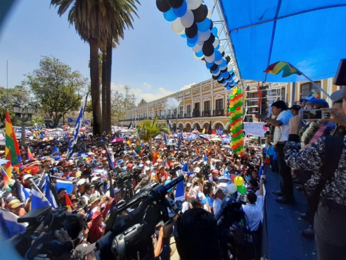 ¡Ya es oficial! Evo gana en primera vuelta las elecciones en Bolivia Latinoamérica