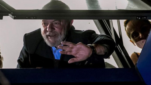 Defensa de expresidente Lula solicita a Supremo Tribunal anular traslado a cárcel de São Paulo Latinoamérica