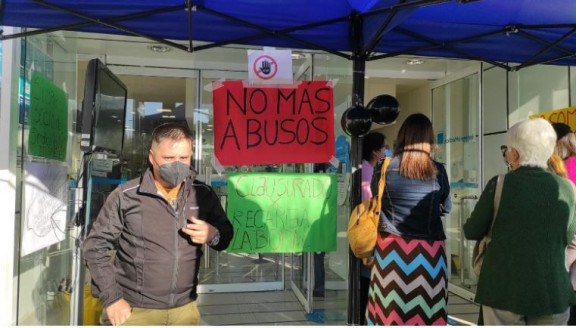 (Video) Trabajadores de Integramédica realizaron nuevo atraso colectivo en protesta por sobrecarga laboral: 