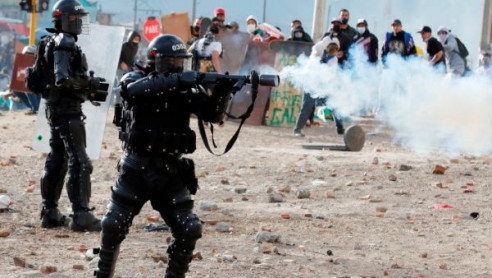 Presentan tutela contra Duque por militarizar departamentos y ciudades de Colombia Latinoamérica