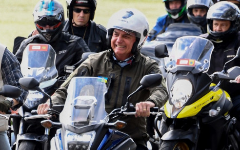 Bolsonaro encabezó caravana de motos en Sao Paulo y otra vez fue multado por no llevar mascarilla Latinoamérica