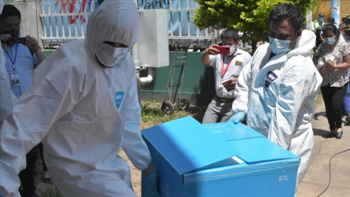 Escándalo en Bolivia: detenidas tres funcionarias por robo de 500 vacunas contra el coronavirus Latinoamérica