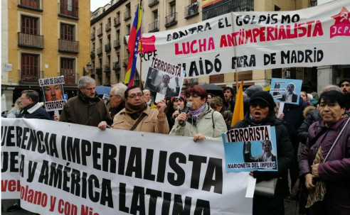 Movimientos sociales y Organizaciones políticas reciben con protestas a Guaidó en Madrid España