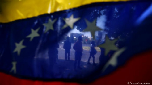 En Venezuela Gobierno y oposición afinan sus estrategias de caras a megaelecciones del 21-N Portada