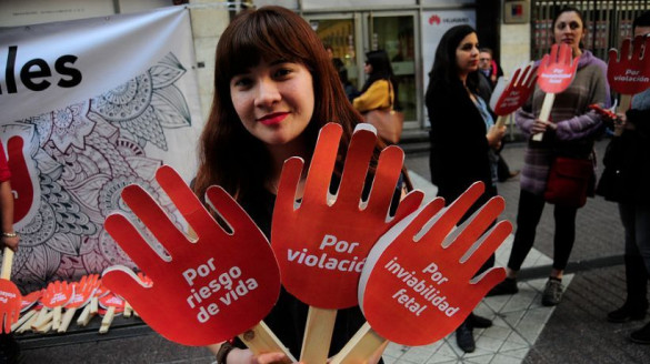 Valoran presentación de proyecto que permite el aborto a hombres trans Chile