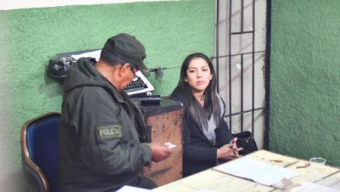 Bolivia: Patricia Hermosa revela desde la cárcel que sufrió un aborto y es víctima de acoso policial Latinoamérica