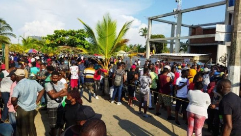 Colombia: Alertan por drama humanitario de migrantes en Necoclí Actualidad