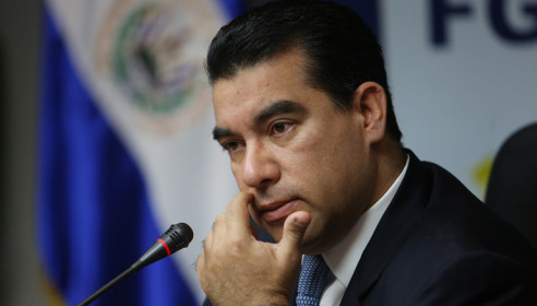 Por presuntos vínculos con opositores a Bukele Asamblea Legislativa destituyó al fiscal general de El Salvador Latinoamérica