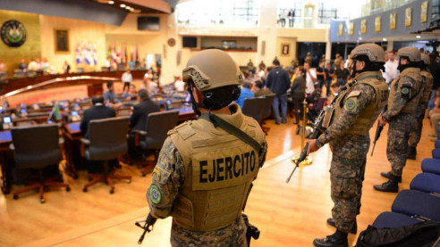 Asamblea Legislativa de El Salvador condenó toma militarizada ordenada por Bukele Latinoamérica