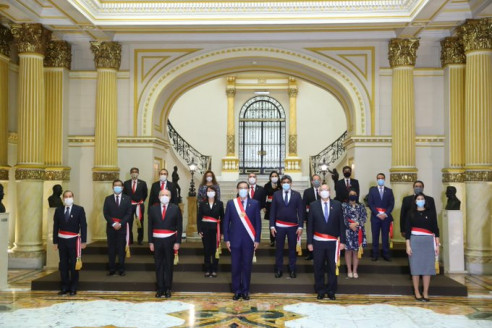 Presidente de Perú renueva su Gabinete con la vista puesta en la recuperación económica Perú