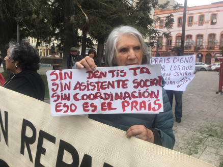 Usuarios del PRAIS volvieron a protestar en Valparaíso: Acusan graves falencias que les impiden tener acceso a una atención digna de salud Chile