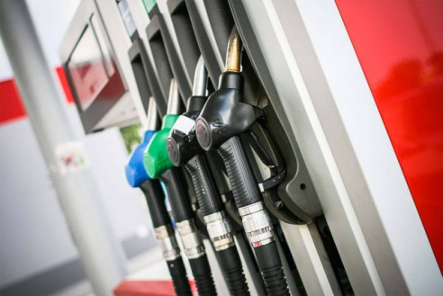 Macri no tiene palabra: Revierte medida y aumenta 4 % precios de los combustibles Latinoamérica