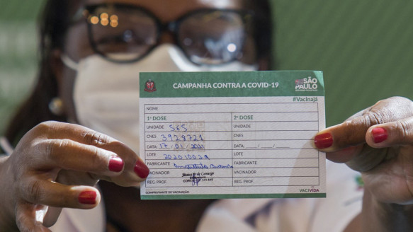 Ómicron la variante del covid-19 que dispara el temor en plenas fiestas de Fin de Año en Latinoamérica Reportajes & Investigación