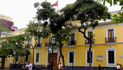 Venezuela llama a sus ciudadanos a postergar viajes a EE. UU. o extremar precauciones Latinoamérica