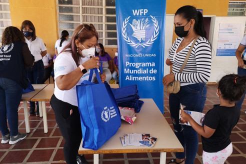 Programa Mundial de Alimentos inició entrega de comidas a niños en Venezuela Venezuela