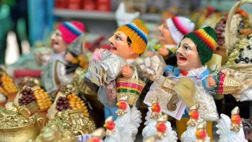 Todo en miniatura: Bolivia celebra feria de Alasita Latinoamérica
