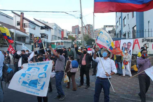 Marchan en Ecuador para exigir inclusión de Revolución Ciudadana en próximos comicios generales Latinoamérica