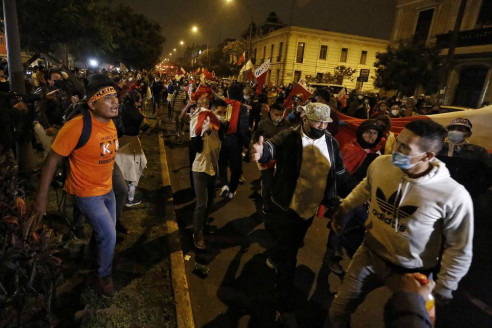 Candidatos presidenciales del Perú instan a simpatizantes a esperar resultados oficiales Latinoamérica