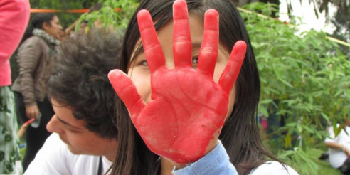 En Colombia enseñan técnicas narrativas para que jóvenes cuenten historias del conflicto armado Colombia
