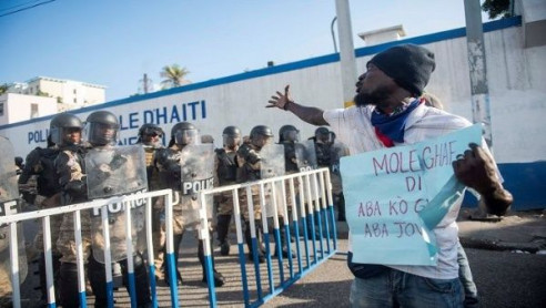 Más represión en Haití: hieren de bala a cuatro personas en nueva jornada de protestas Latinoamérica