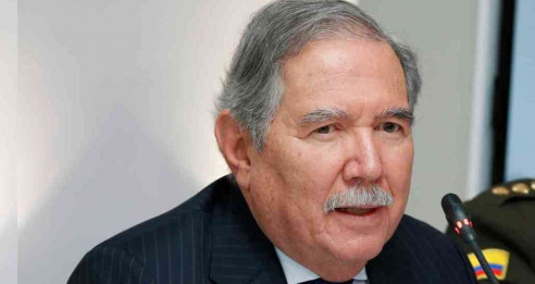 Ministro de Defensa justificó operativo contra disidentes de las FARC donde murieron niños Latinoamérica