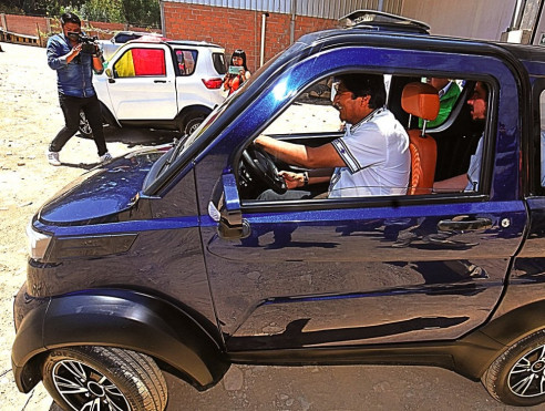 Conoce a Quantum, el primer auto eléctrico 100 % boliviano Reportajes & Investigación