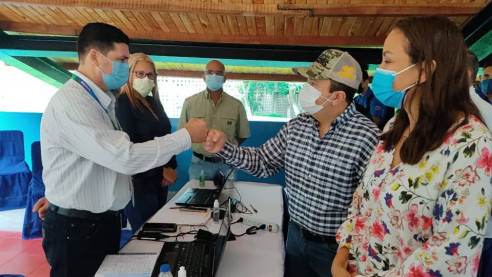 Ministro Marco Torres sostiene mesa de trabajo con presidentes de las hidrológicas Venezuela