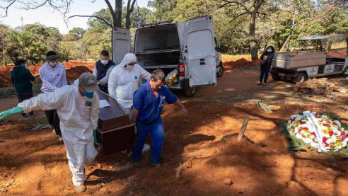 Más de 250 mil muertes registra Brasil en el primer año de la pandemia Actualidad
