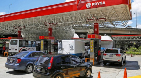 Venezuela anuncia esquema de suministro y precio subsidiado de la gasolina Venezuela